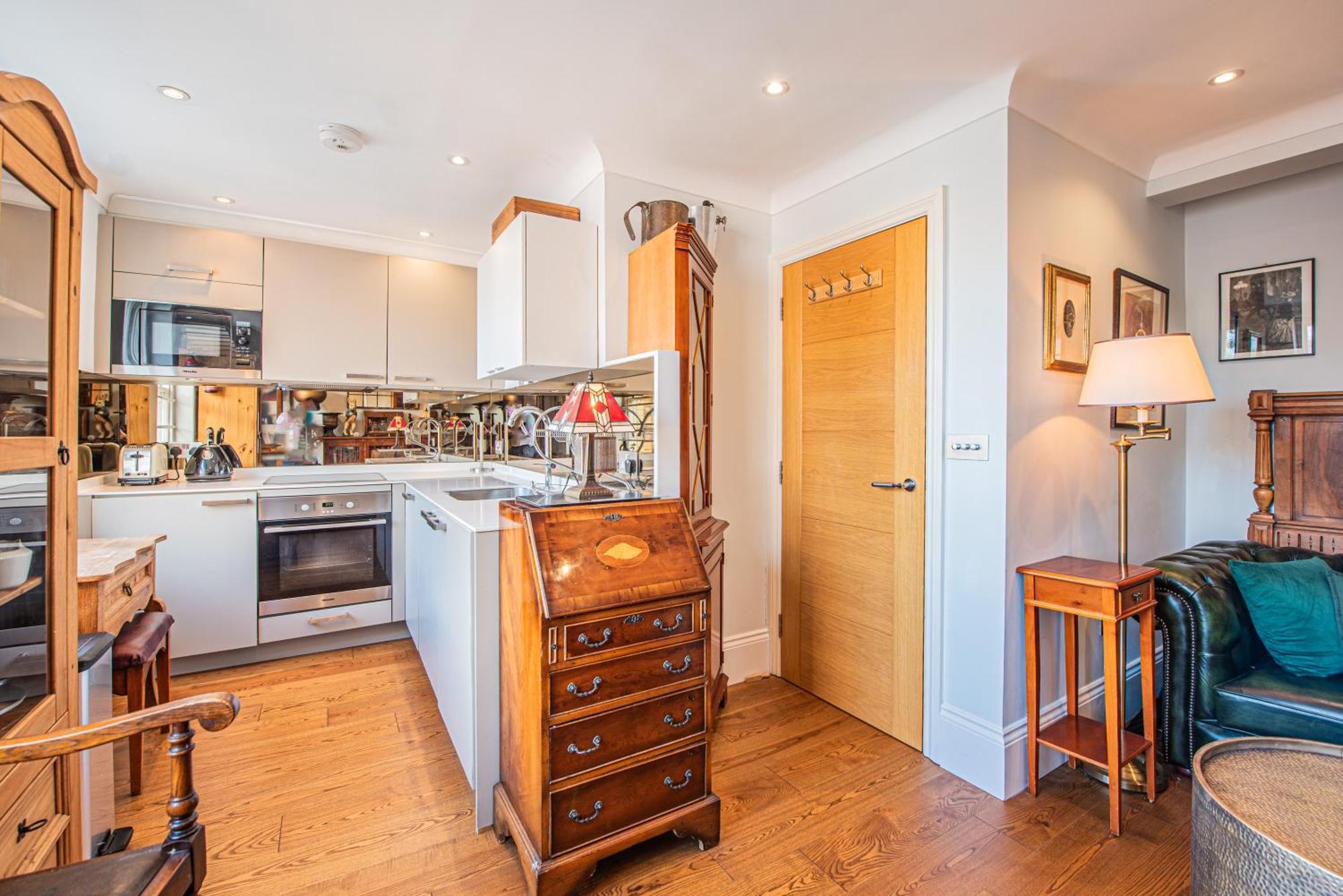 Stylish 1-Bed Flat In Soho - Prime Central London Exterior photo
